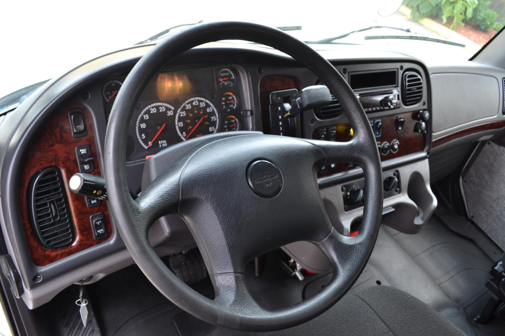 2019 WHITE /BLACK FREIGHTLINER M2-106 with an CUMMINS B6.7L 240HP engine, ALLISON 2500RDS AUTOMATIC transmission, located at 9172 North Fwy, Houston, TX, 77037, (713) 910-6868, 29.887470, -95.411903 - 26,000LB GVWR NON CDL, MORGAN 26FT BOX, 13FT CLEARANCE , 103" X 102", AIR RIDE, DUAL 50 GALLON FUEL TANKS, WALTCO 2,500LB CAPACITY STEEL LIFT GATE, POWER WINDOWS & LOCKS, COLD A/C, - Photo#19